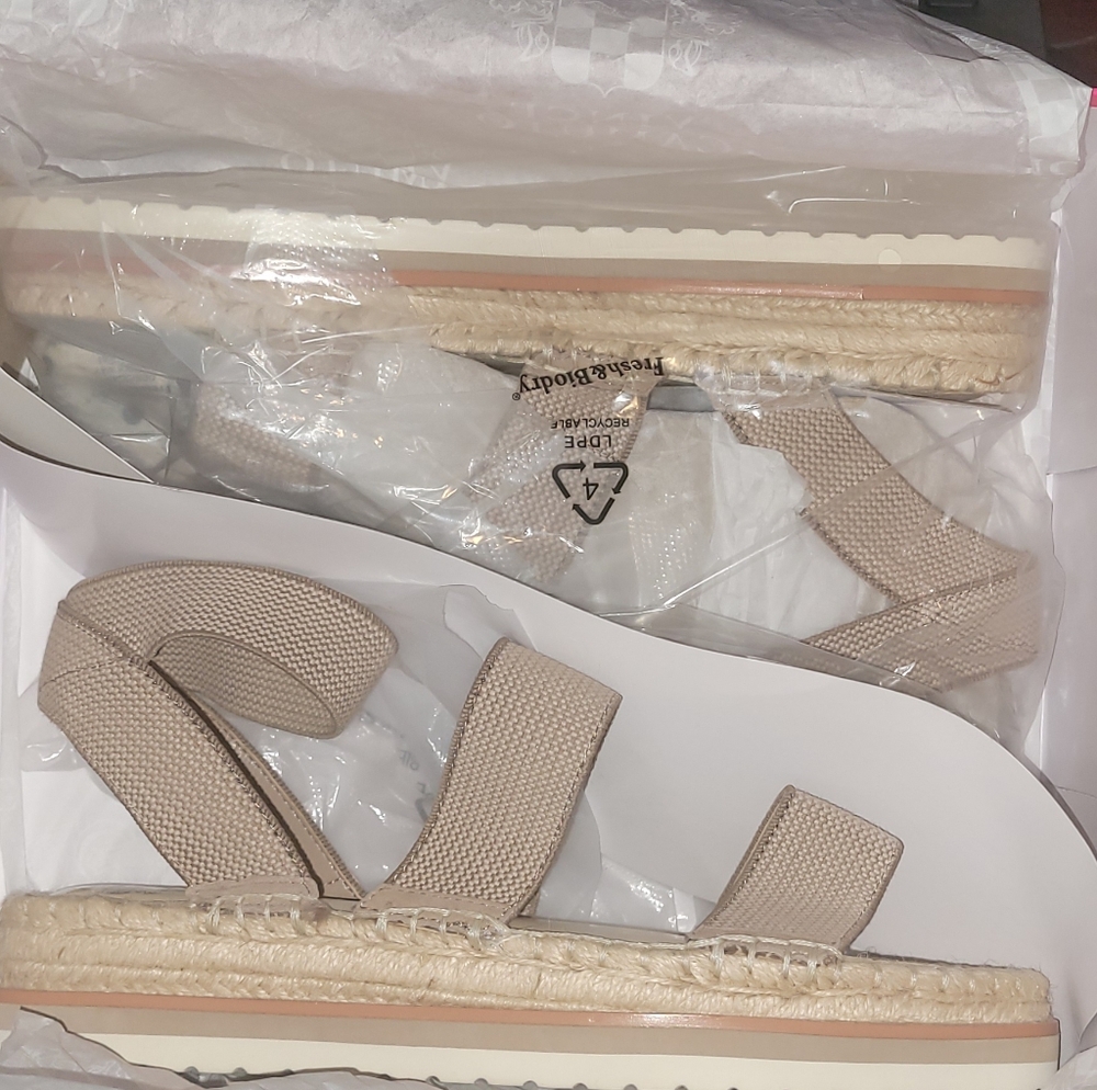 Vince Camuto| White Platform Sandals